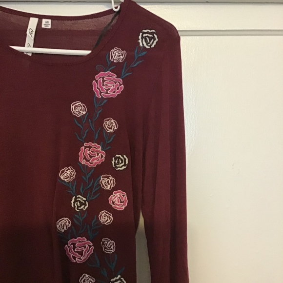 NY Collection Womens Burgundy Embroidered Blouse - Picture 4 of 4